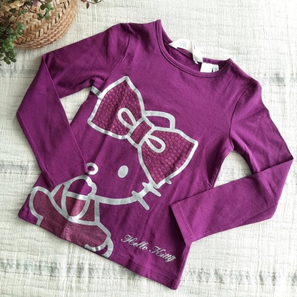 𝅺H&M Hello Kitty long sleeve shirt size 2-4 years